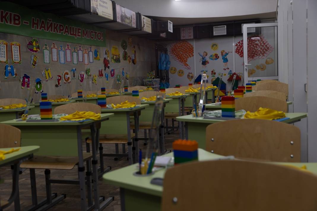 Füze saldırılarının gölgesinde yeni eğitim yılı: Ukrayna'da ilk ders zili metroda çaldı 41